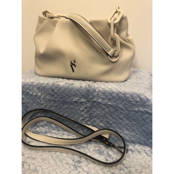 Simply Vera Vera Wang Ganesa Shoulder Bag/Crossbody - Picture 3 of 15
